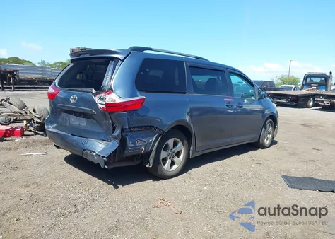 2017 Toyota Sienna Le 7 Passenger z USA, uszkodzony, nr VIN 5TDKZ3DC1HS786551